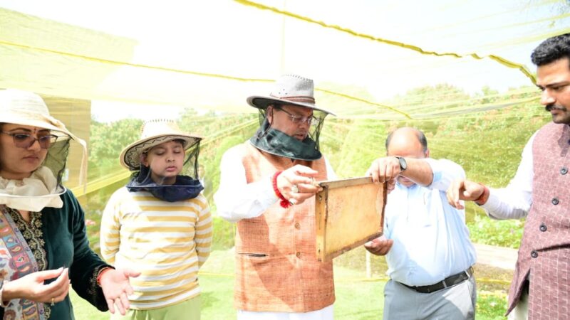 उत्तराखण्ड में मौन पालन की अपार संभावनाएंः सीएम धामी