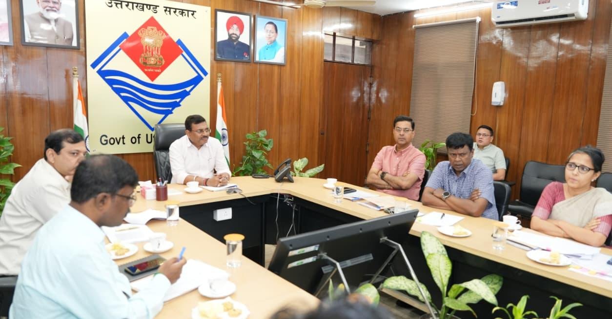 मुख्य सचिव ने ली सड़क सुरक्षा कोष प्रबंध समिति की बैठक