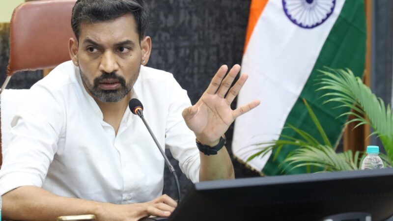 प्राथमिकता वाले कार्य 7 जून तक हर हाल में करें पूर्ण: डीएम