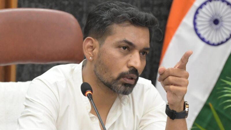 गंगा संरक्षण एवं स्वच्छता कार्यों में लापरवाही बर्दाश्त नहीं, प्रजेंटेशन में ही न ही बल्कि धरातल पर दिखें सकरात्मक परिणामः डीएम