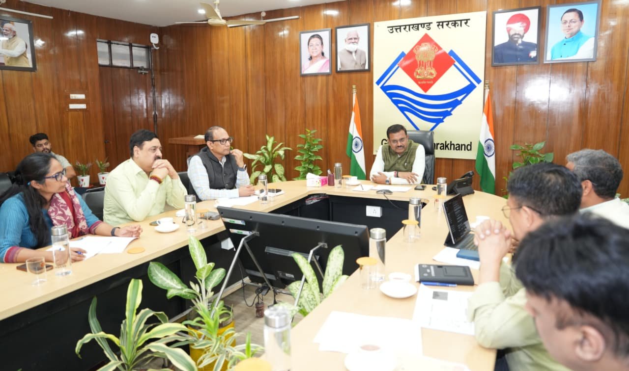 मुख्य सचिव ने विद्यार्थियों की ट्रैकिंग एवं मैपिंग को लेकर ली अधिकारियों की बैठक