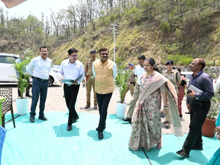 मुख्य सचिव ने टिहरी गढ़वाल में कियाबजरंग सेतु एवं हिलान्स हिमालयन भोजनालय का निरीक्षण