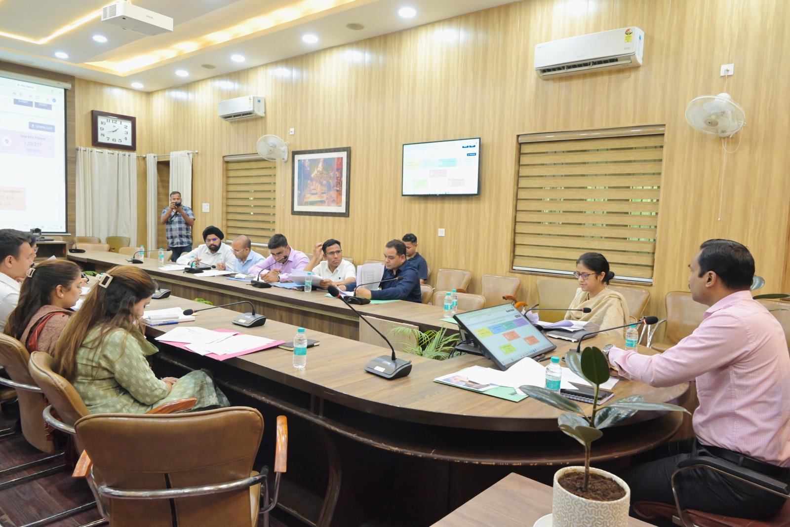 अपर मुख्य निर्वाचन अधिकारी ने जनपद देहरादून में एसआईआर कार्यों की विधानसभावार की समीक्षा