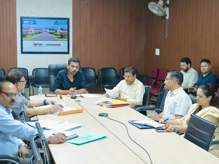 कूड़ा उठान एवं निस्तारण कार्यों की माइक्रो स्तर पर की जाएगी निगरानीः डीएम