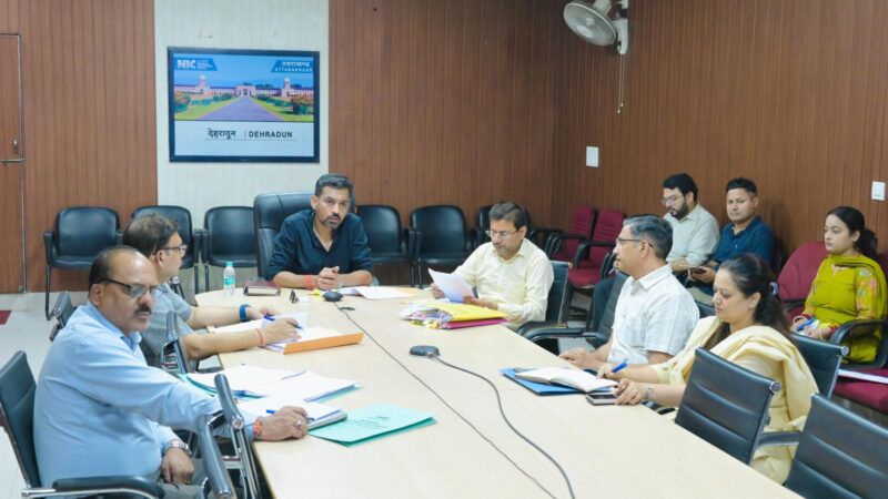 कूड़ा उठान एवं निस्तारण कार्यों की माइक्रो स्तर पर की जाएगी निगरानीः डीएम