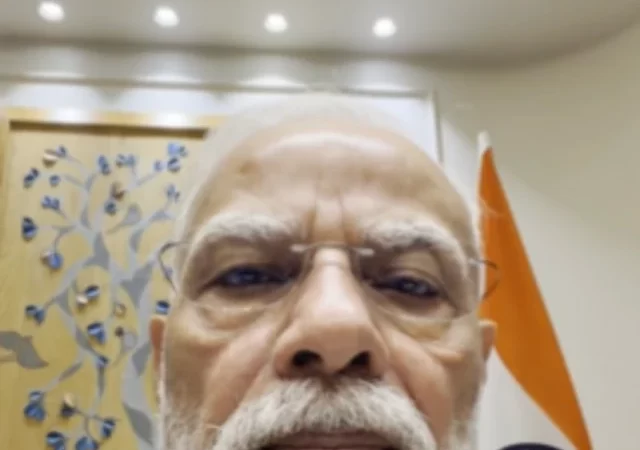 आधी रात को छात्रों के बीच पहुंचा PM मोदी का संदेश, कहा- आपका संघर्ष बेकार नहीं जाएगा
