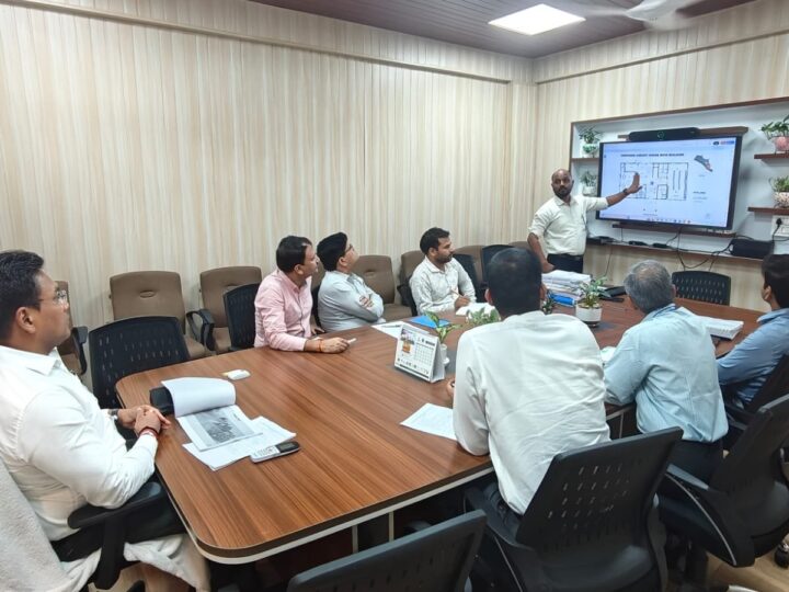 मास्टर प्लान से अवैध निर्माण तक सचिव आवास ने की समीक्षा, अधिकारियों को दिए जरूरी दिशा-निर्देश