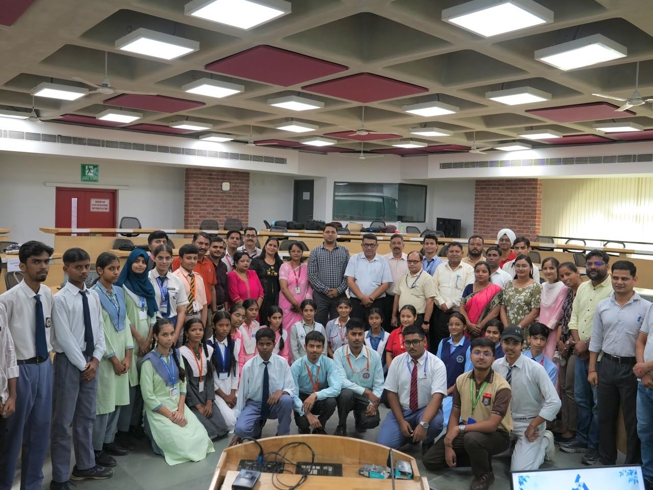 आईआईएम काशीपुर में ‘हिंदी माह’ के तहत अंतरविद्यालयी आशुभाषण प्रतियोगिता आयोजित