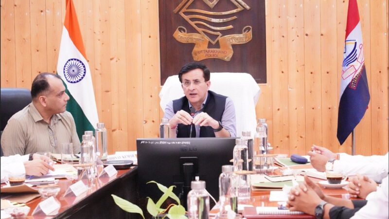 पुलिस महानिदेशक ने अभिसूचना एवं सुरक्षा विभाग के कार्यों की समीक्षा की