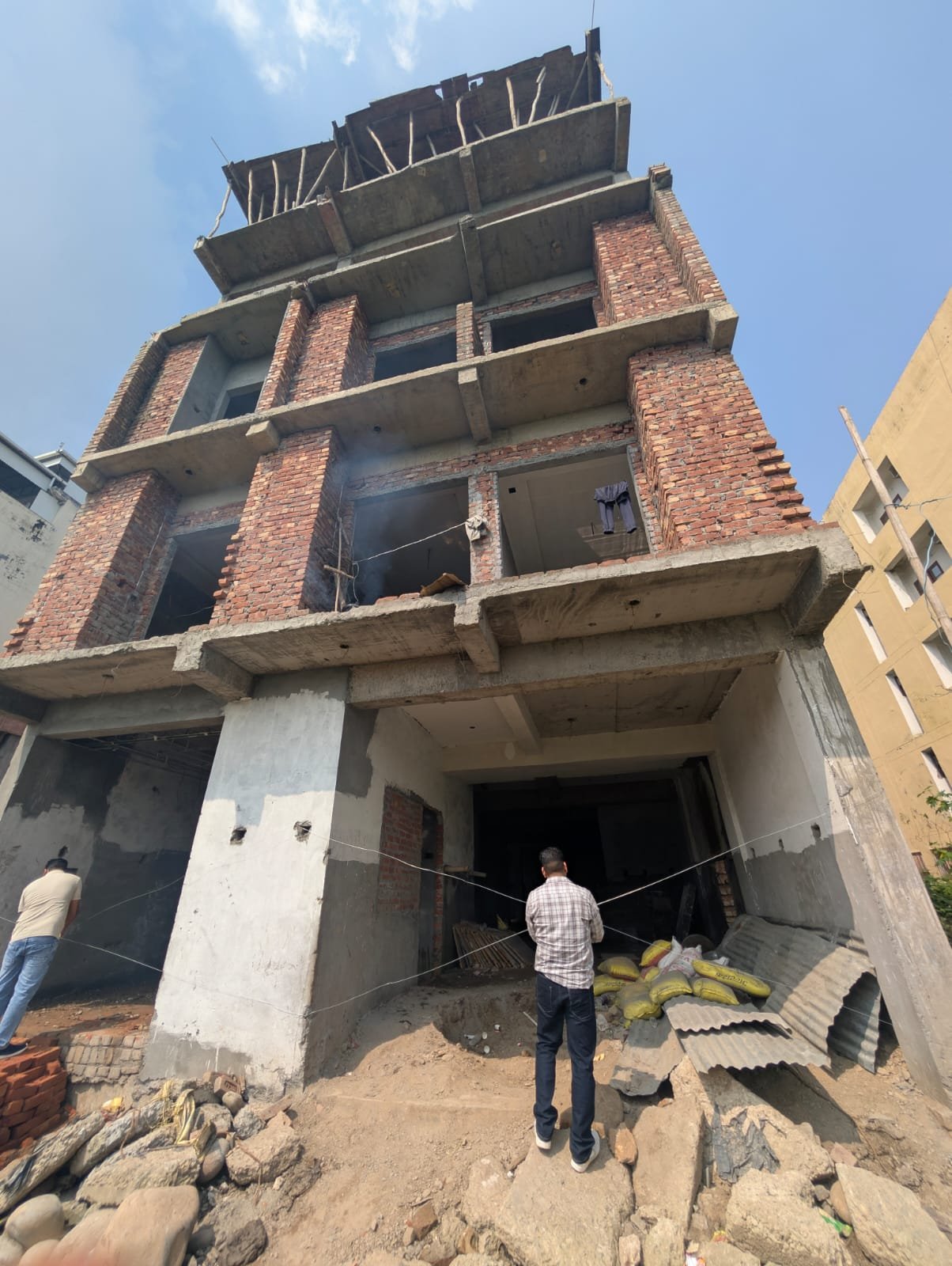 अवैध प्लॉटिंग और निर्माण पर एमडीडीए की बड़ी कार्रवाई, तीन स्थानों पर सीलिंग, दो जगह ध्वस्तीकरण