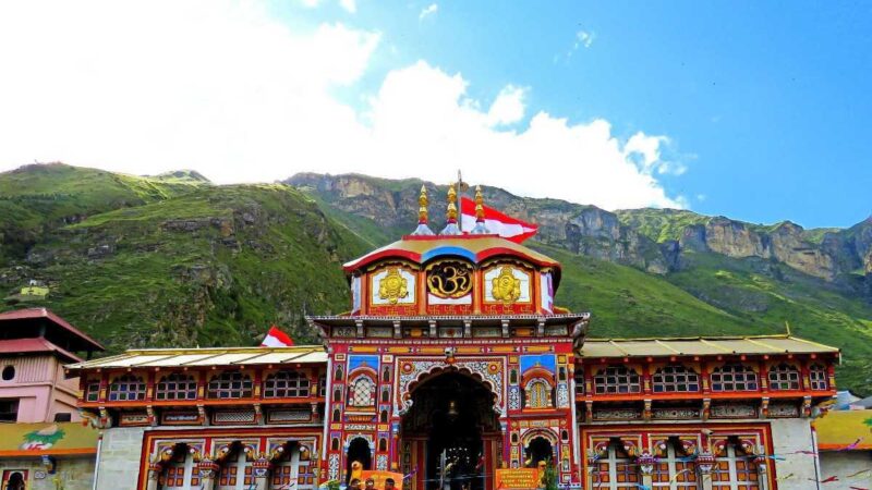 बद्रीनाथ में बना आस्था का नया कीर्तिमान, यात्री संख्या के सभी पुराने रिकॉर्ड टूटे