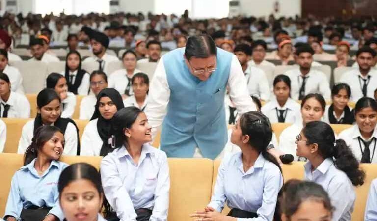 युवाओं के सपनों को पंख देने के लिए सरकार प्रतिबद्धः धामी