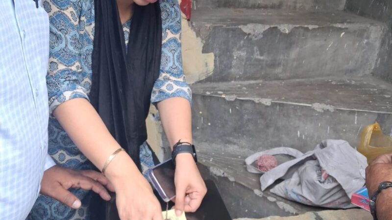 अवैध वसूली मामले में प्रशासन ने की बड़ी कार्यवाही, चार जन सेवा केंद्र सील