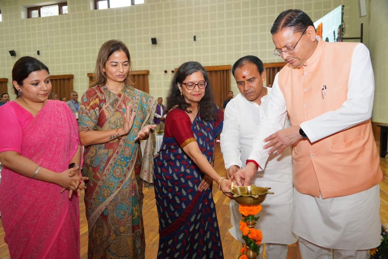 पूर्ण साक्षरता मंजिल नहीं, डिजिटल और वित्तीय साक्षरता के साथ जीवन कौशल की दिशा में नई शुरुआतः सीएम