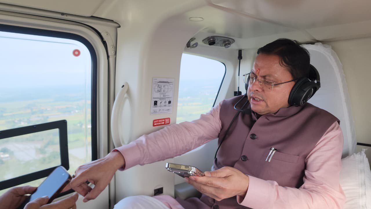 बाजपुर में हुई भीषण ओलावृष्टि, सूचना मिलते ही प्रभावित किसानों के बीच पहुंचे मुख्यमंत्री धामी