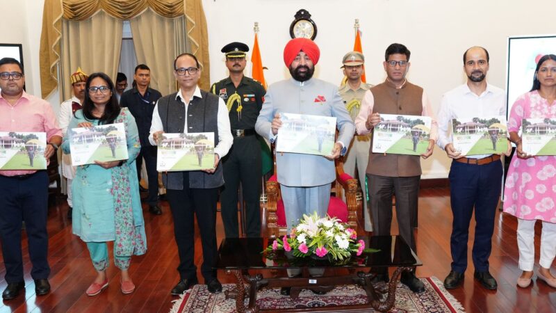 राज्यपाल ने ‘सेवा, समर्पण और नवाचार के पांच वर्ष’ कॉफी टेबल बुक का विमोचन किया