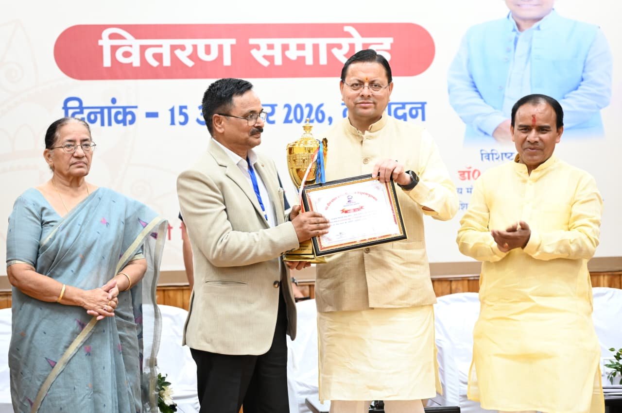 मेधावी विद्यार्थी उत्तराखंड के उज्ज्वल भविष्य के आधार स्तंभः मुख्यमंत्री