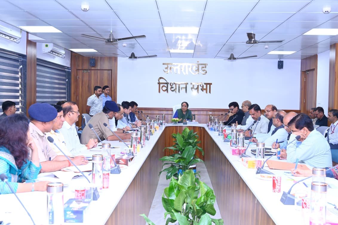 विधानसभा सत्र की तैयारियों एवं सुरक्षा व्यवस्था को लेकर स्पीकर ने ली बैठक