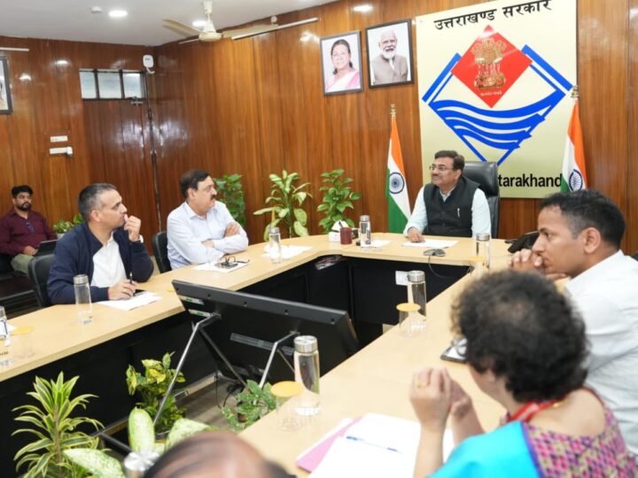 पुरानी एवं बार-बार खराब हो रही 108 एम्बुलेंस वाहनों को तत्काल बदला जाएः मुख्य सचिव