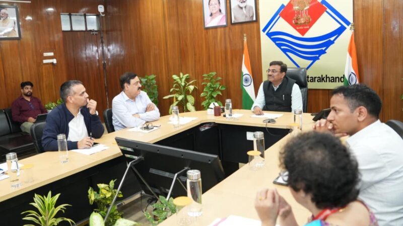 पुरानी एवं बार-बार खराब हो रही 108 एम्बुलेंस वाहनों को तत्काल बदला जाएः मुख्य सचिव