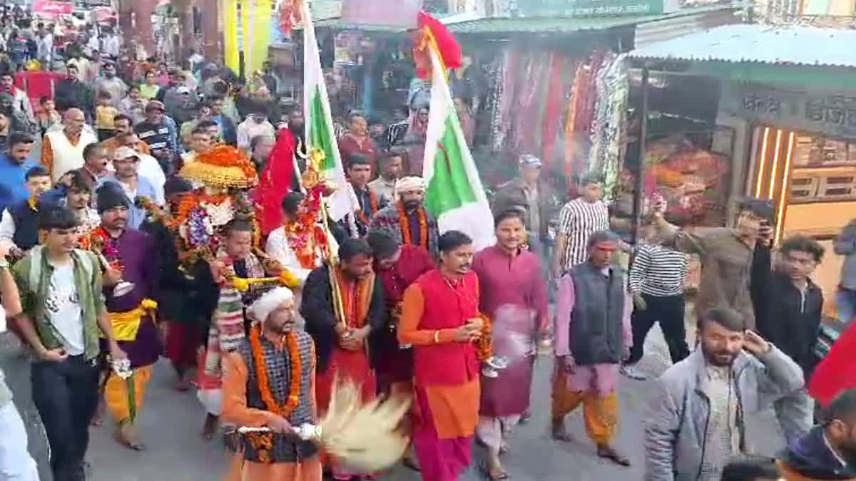 रुद्रनाथ की उत्सव डोली पहुंची गोपीनाथ मंदिर